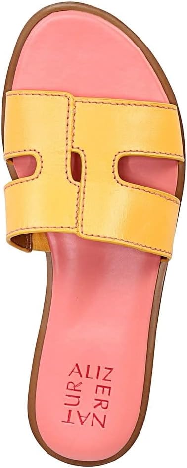 Naturalizer Women's Fame Flat  Sandals