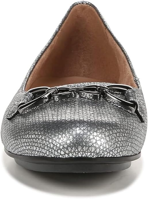 Naturalizer Women's Maxwell-bit Chain Detail Round Toe Slip on Ballet Flats