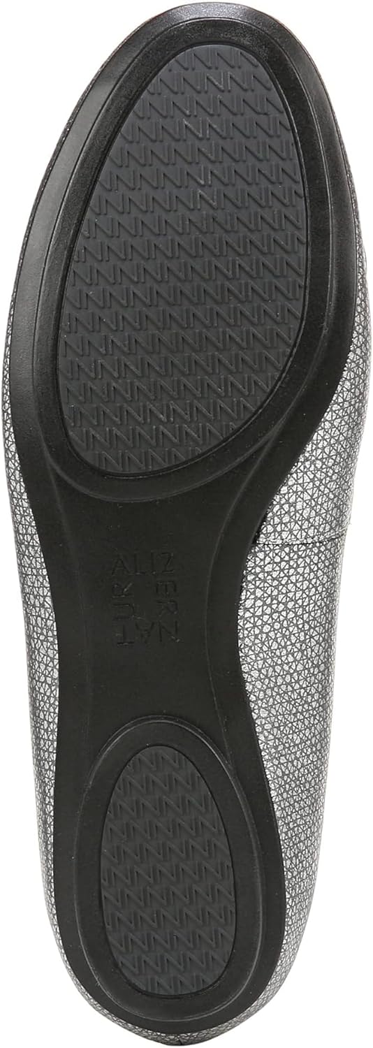 Naturalizer Women's Maxwell-bit Chain Detail Round Toe Slip on Ballet Flats