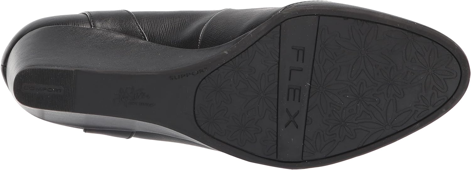 LifeStride Women's Dreams Wedge Pump