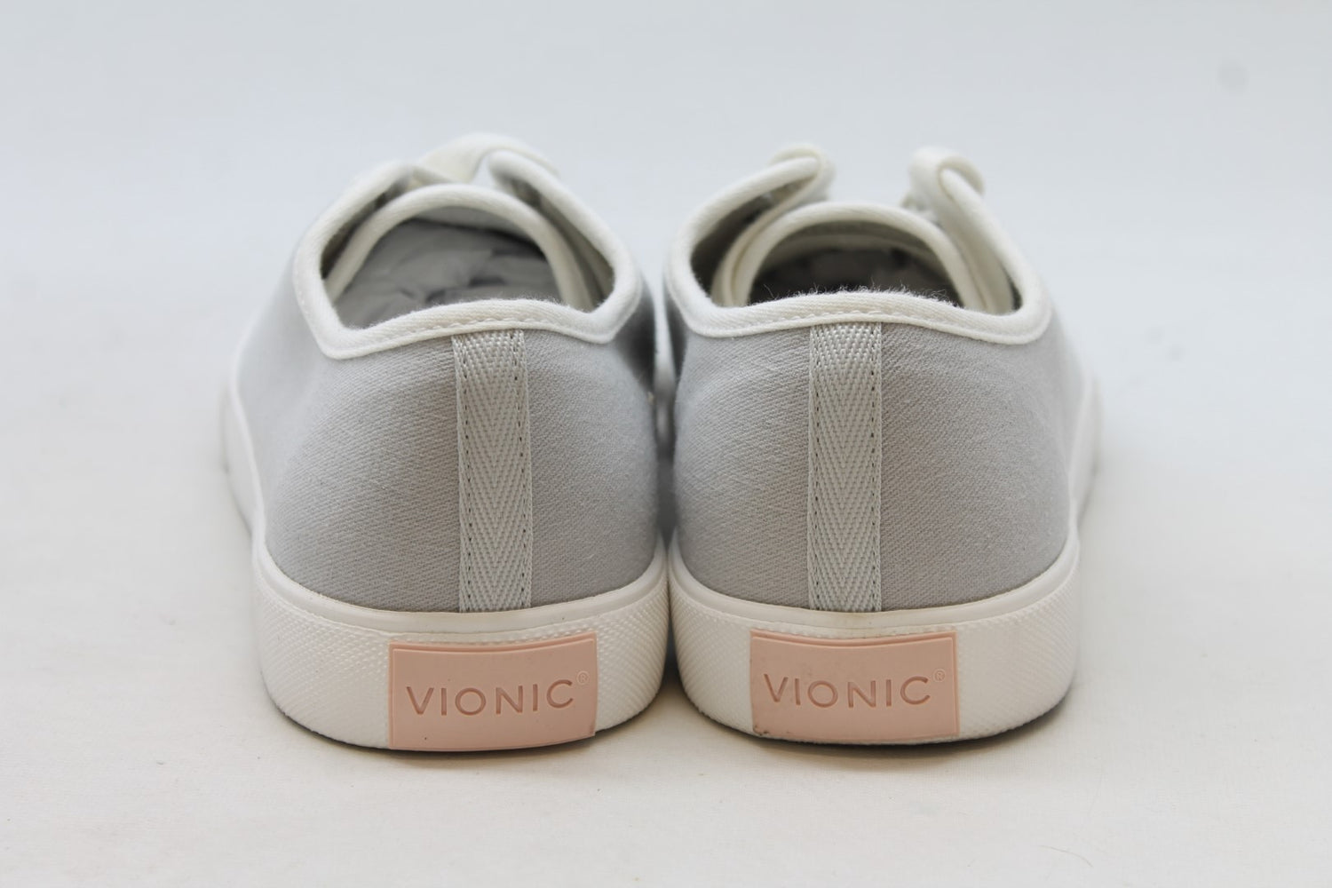 Vionic Oasis Women's Sneakers Floor Sample