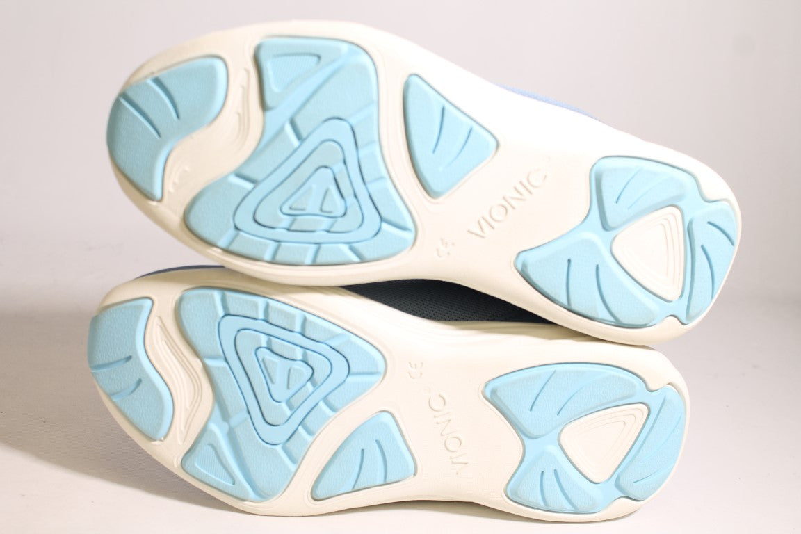 Vionic Agile Cassis Women's Sneaker Floor Sample