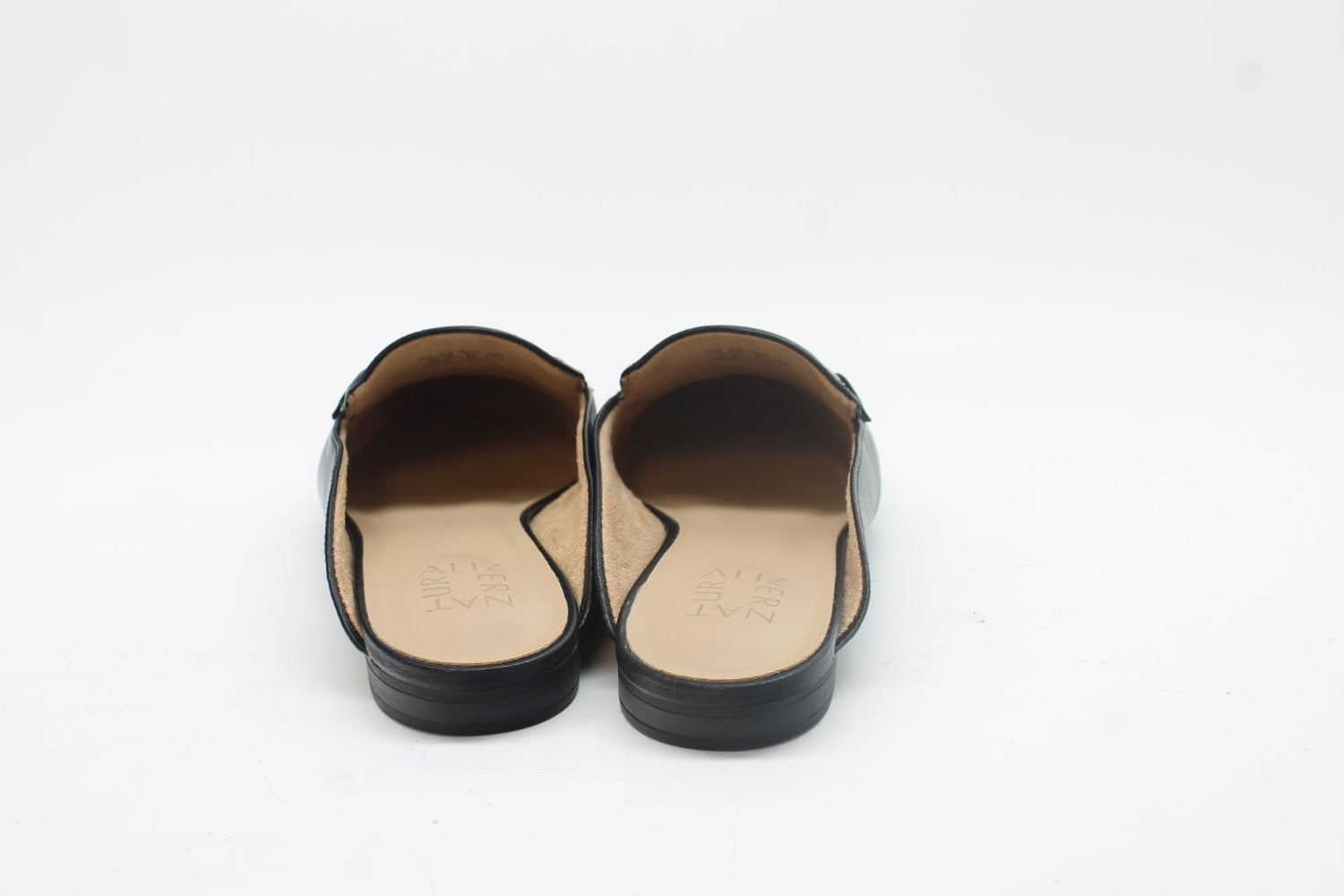 Naturalizer Kayden-Mule Black Clogs Floor Sample