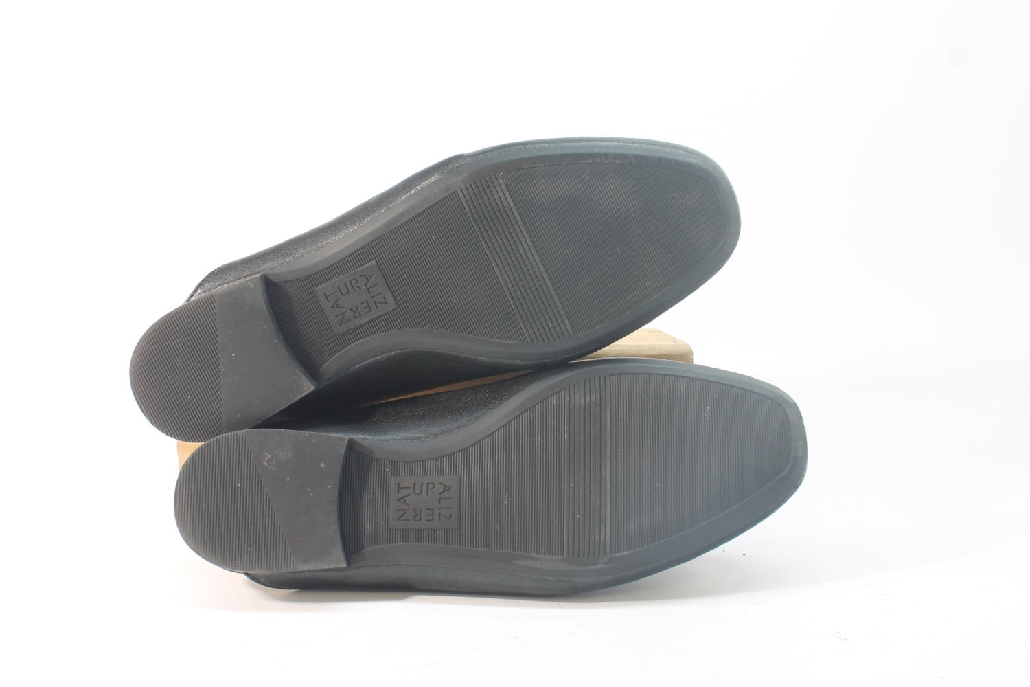 Naturalizer Kayden-Mule Black Clogs Floor Sample