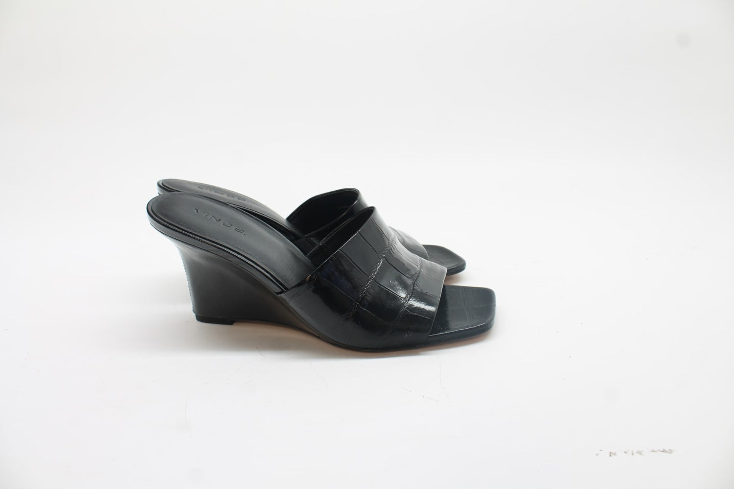 Vince Women's Pia 2 Sandals Floor Sample