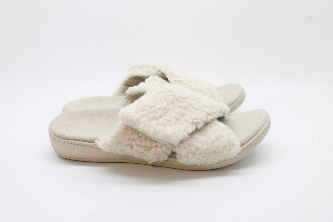 Vionic Relax II Faux Fur Women's Slippers, Floor Sample